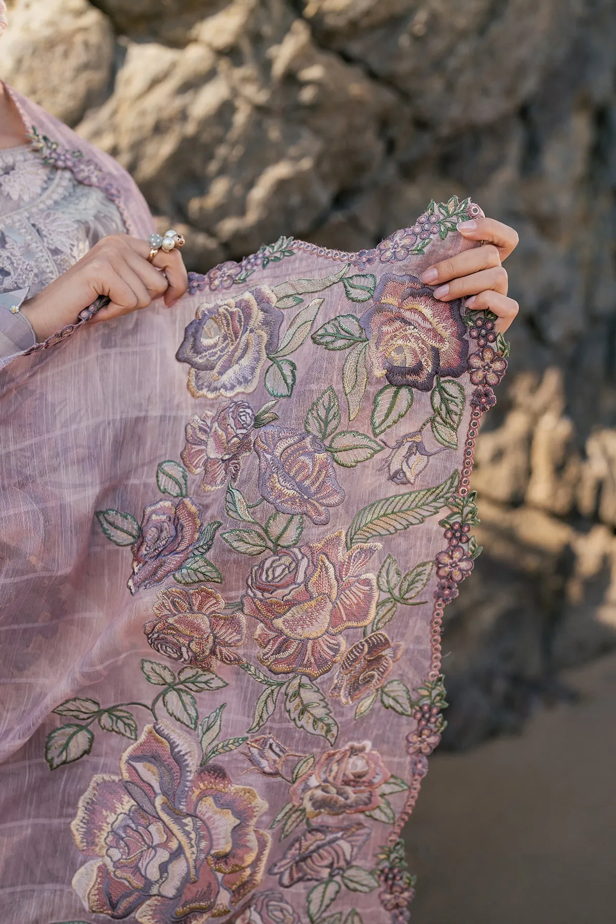 EMBROIDERED PRINTED LAWN UF-4124
