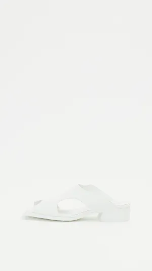 Fin Shoe in White