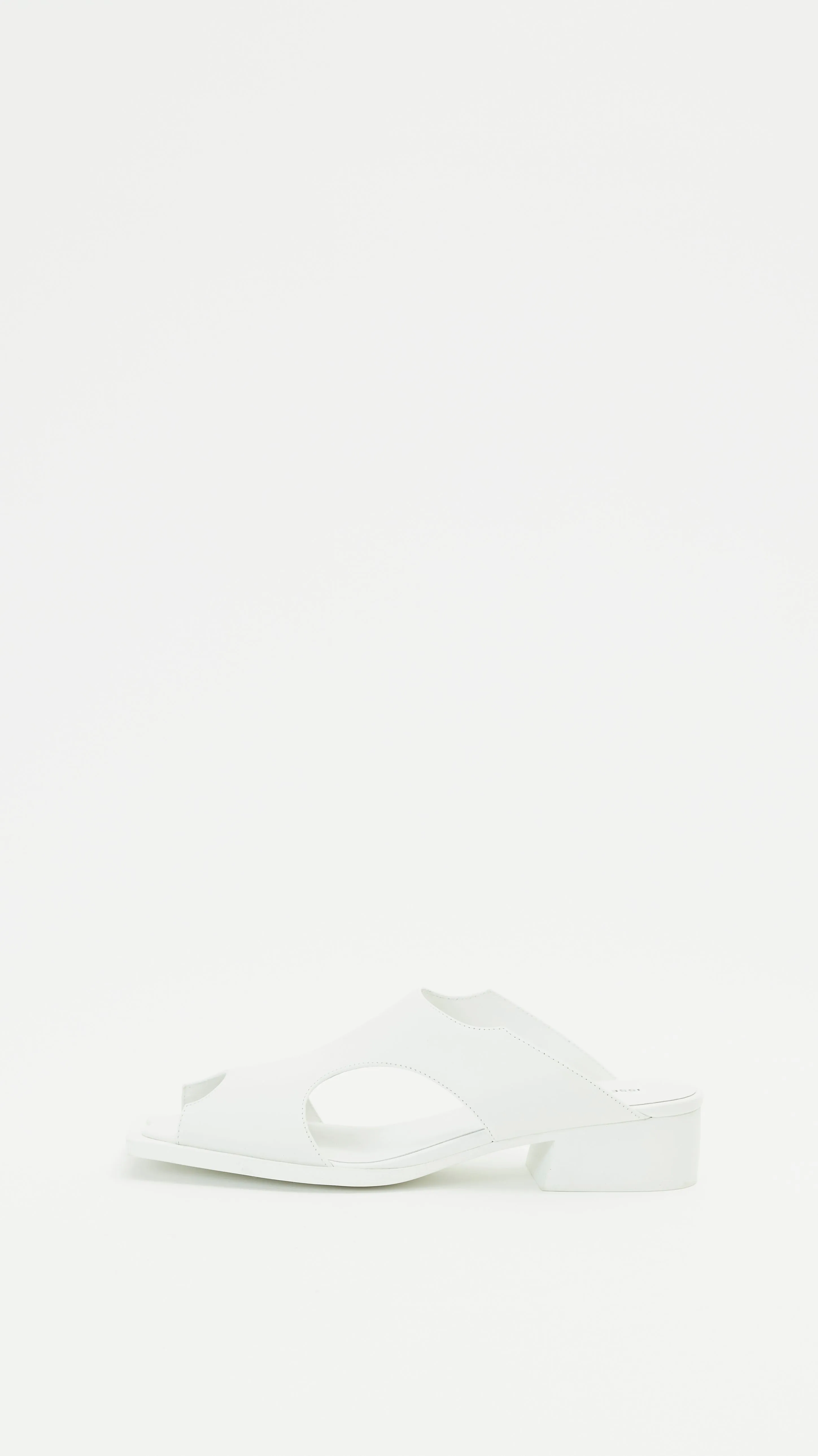 Fin Shoe in White