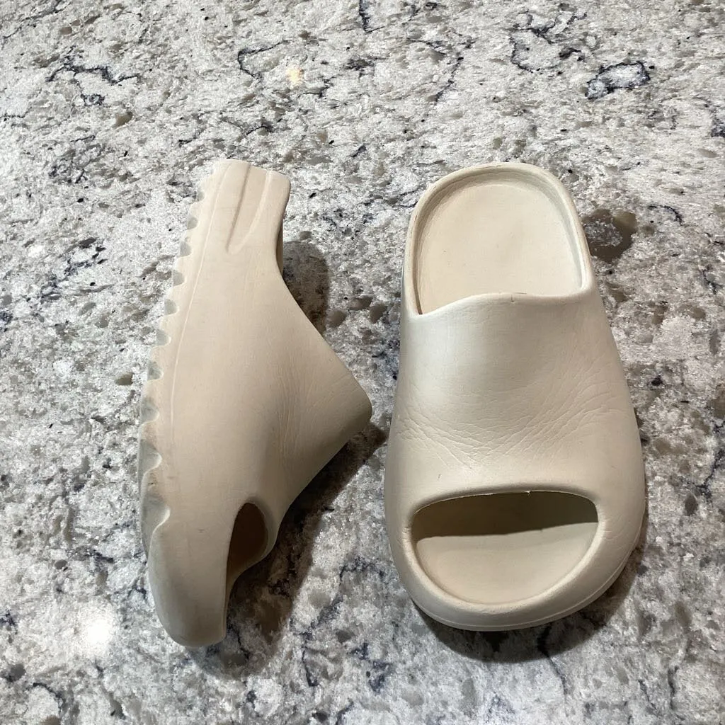 No Brand DWW Sandals 12C ivory